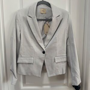 Elie. by Tahari Pinstripe Blazer NWT size Small Ivory/Black Short Single Button‎